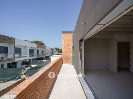 Luxury House for sale in Seixal, 565 000 €, Photo 1