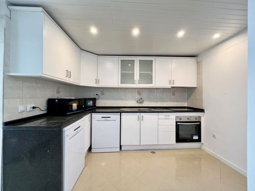 Maison de luxe à vendre à Lisbon, 555 000 €, Photo 2