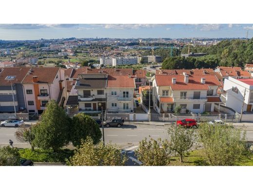 Luxury House for sale in Gondomar, 525 000 €, Photo 2