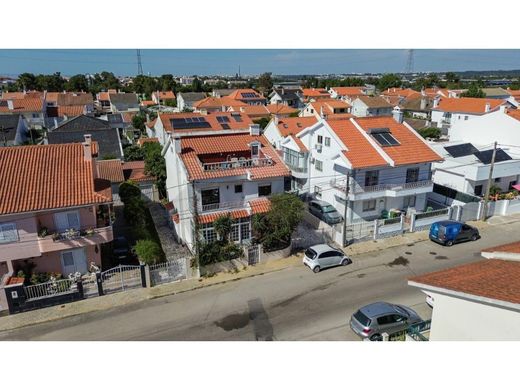 Luxury House for sale in Seixal, 450 000 €, Photo 2