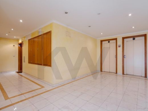 Luxury Apartment for sale in Oeiras, 585 000 €, Photo 2
