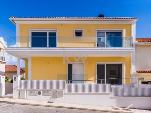 Luxury House for sale in Odivelas, 940 000 €, Photo 2