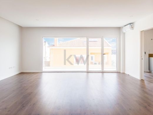 Luxury House for sale in Odivelas, 940 000 €, Photo 4