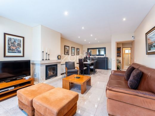 Maison de luxe à vendre à Matosinhos, 540 000 €, Photo 1