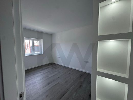 Luxury Apartment for sale in Odivelas, 465 000 €, Photo 6
