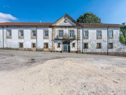 Maison de luxe à vendre à Castro Daire, 650 000 €, Photo 2