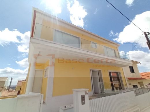 Luxury House for sale in Odivelas, 940 000 €, Photo 2