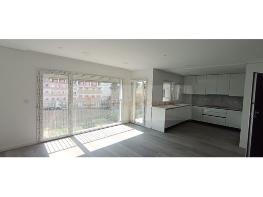 Luxury Apartment for sale in Seixal, 445 000 €, Photo 2