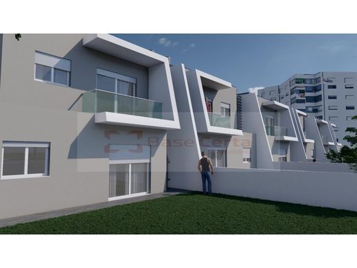 Maison de luxe à vendre à Azambuja, 550 000 €, Photo 2
