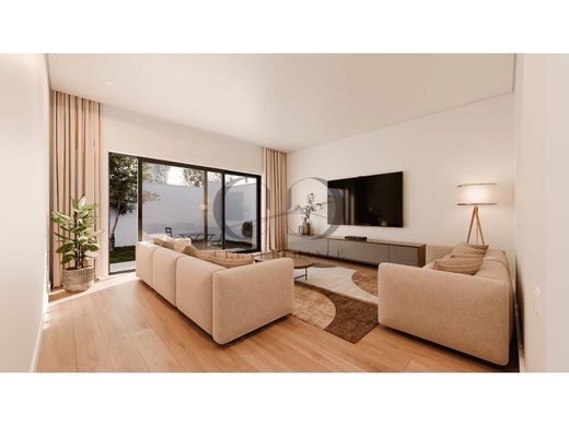 Maison de luxe à vendre à Porto, 670 000 €, Photo 2