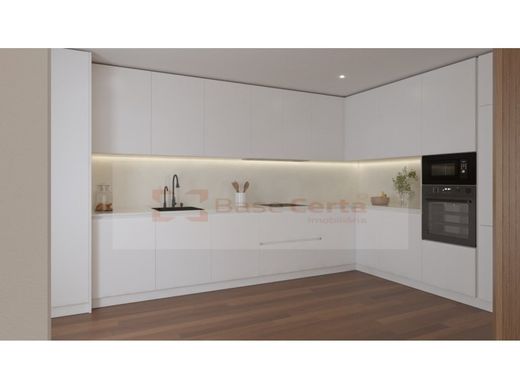 Luxury Apartment for sale in Vila Franca de Xira, 460 000 €, Photo 3