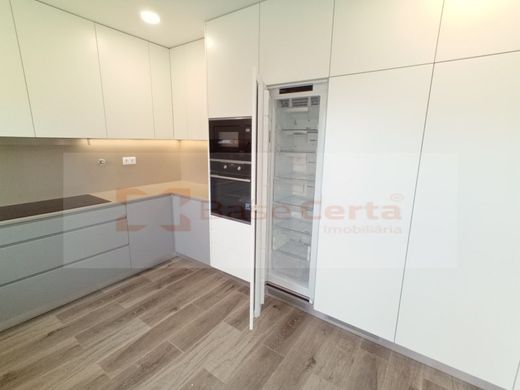 Luxury House for sale in Odivelas, 940 000 €, Photo 5