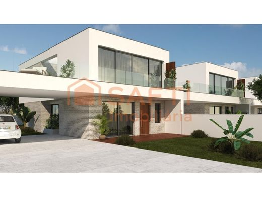 Luxury House for sale in Rio Maior, 480 000 €, Photo 1