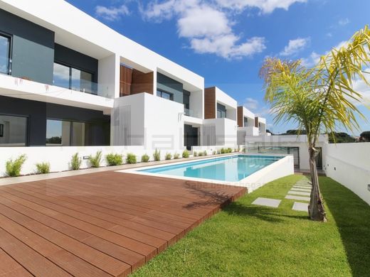 Luxury House for sale in Loures, 880 000 €, Photo 1