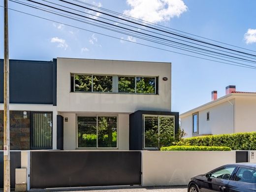Luxury House for sale in Maia, 770 000 €, Photo 2