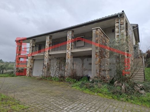 Maison de luxe à vendre à Mirandela, 420 000 €, Photo 2