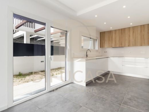 Luxury House for sale in Seixal, 435 000 €, Photo 2