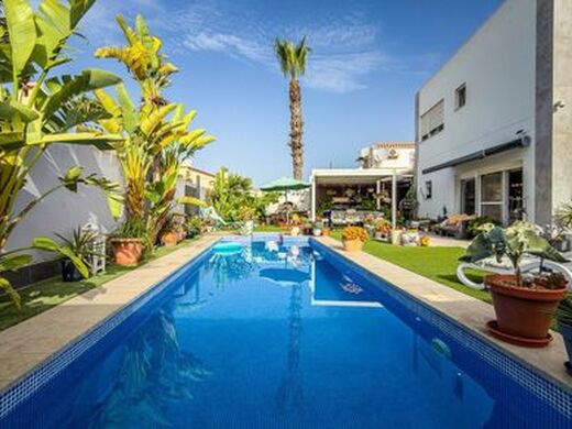 Maison de luxe à vendre à Torrevieja, 465 000 €, Photo 2