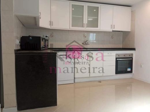 Maison de luxe à vendre à Lisbon, 555 000 €, Photo 3