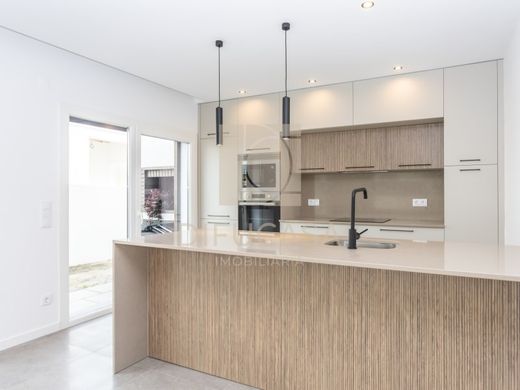 Luxury House for sale in Seixal, 570 000 €, Photo 4