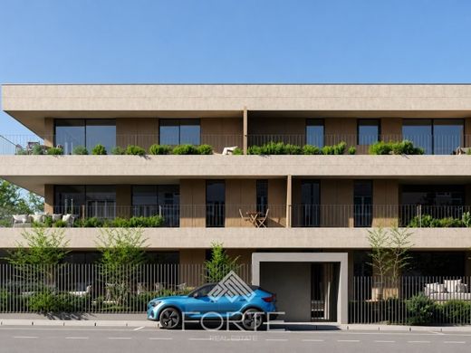 Luxury Apartment for sale in Santa Maria Da Feira, 465 000 €, Photo 4