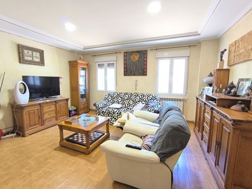 Luxury House for sale in Yecla, 409 000 €, Photo 6