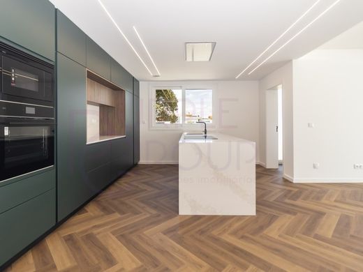 Luxury House for sale in Seixal, 790 000 €, Photo 2