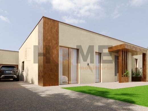 Maison de luxe à vendre à Almeirim, 680 000 €, Photo 2