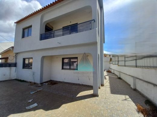Luxury House for sale in Seixal, 445 000 €, Photo 2