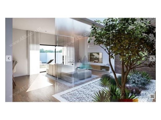 Luxury House for sale in Seixal, 697 000 €, Photo 2