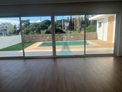 Luxury House for sale in Almada, 710 000 €, Photo 2