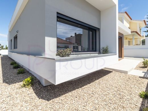 Luxury House for sale in Seixal, 790 000 €, Photo 4