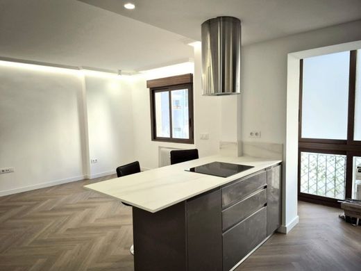 Luxury Apartment for sale in Madrid, 1 050 000 €, Photo 4