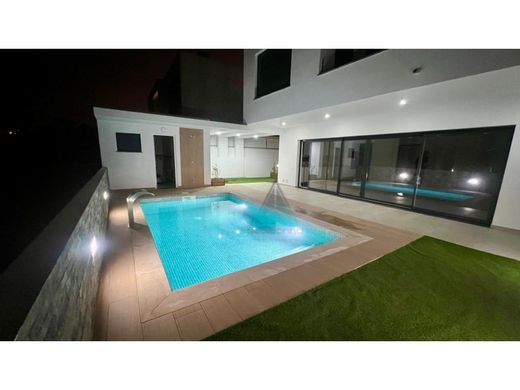 Luxury House for sale in Almada, 710 000 €, Photo 4