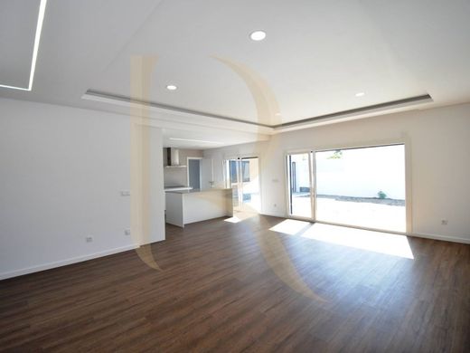 Luxury House for sale in Seixal, 640 000 €, Photo 5