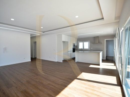 Luxury House for sale in Seixal, 640 000 €, Photo 7