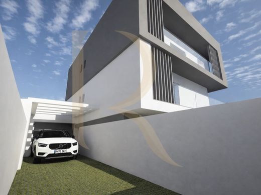 Luxury House for sale in Seixal, 585 000 €, Photo 2