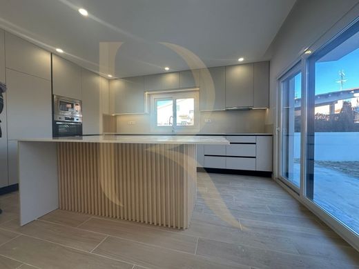 Maison de luxe à vendre à Seixal, 560 000 €, Photo 2