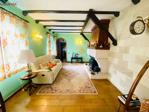 Maison de luxe à vendre à Nalda, 590 000 €, Photo 2