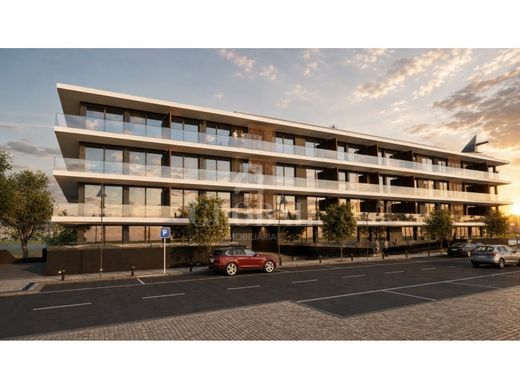 Luxury Apartment for sale in Santa Maria Da Feira, 440 000 €, Photo 2