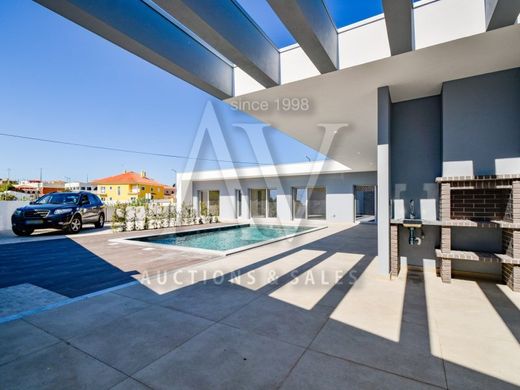 Maison de luxe à vendre à Caldas Da Rainha, 689 000 €, Photo 3