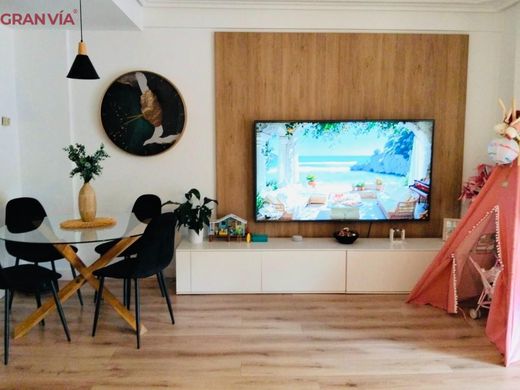 Maison de luxe à vendre à Lardero, 490 000 €, Photo 3