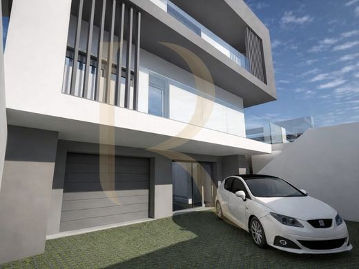 Luxury House for sale in Seixal, 585 000 €, Photo 4