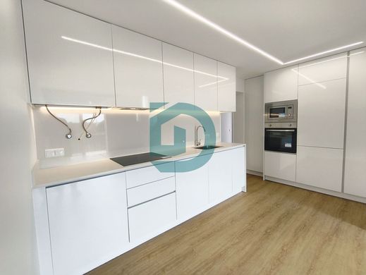 Maison de luxe à vendre à Póvoa de Varzim, 459 000 €, Photo 1
