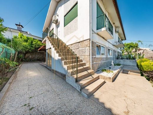 Maison de luxe à vendre à Guimarães, 424 000 €, Photo 2