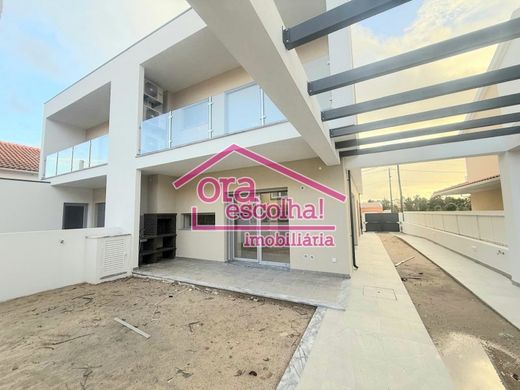 Luxury House for sale in Seixal, 425 000 €, Photo 2