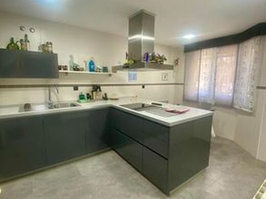 Maison de luxe à vendre à Fuenlabrada, 609 900 €, Photo 2