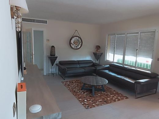 Maison de luxe à vendre à Marbella, 900 000 €, Photo 2