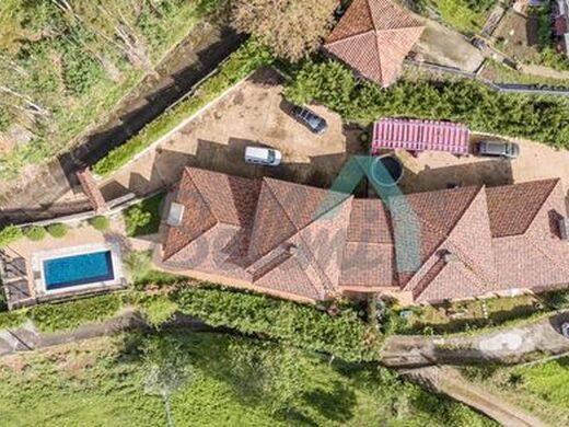Maison de luxe à vendre à Oviedo, 750 000 €, Photo 2