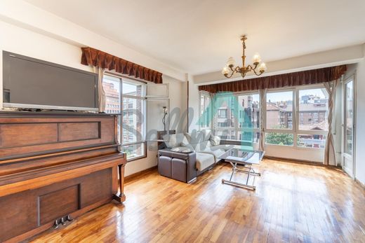 Appartement de luxe à vendre à Oviedo, 460 000 €, Photo 2